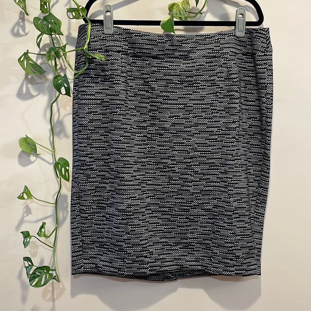 ☔️ NEW W/O TAGS Sz 18 Lane Bryant pencil skirt